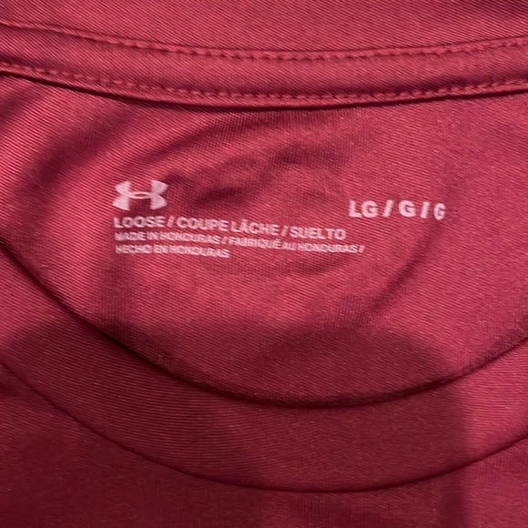 Men’s soft Under Armour dark red activewear Tshirt. - Picture 2 of 3